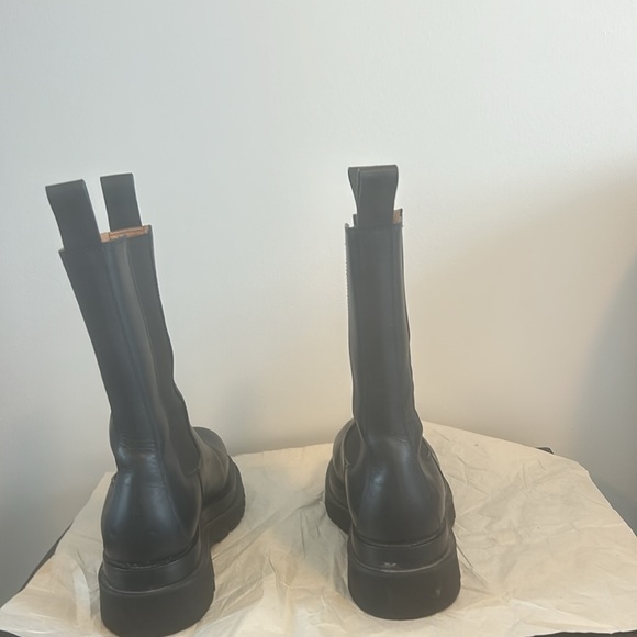 Bottega Veneta Lug Boots - Picture 5 of 6